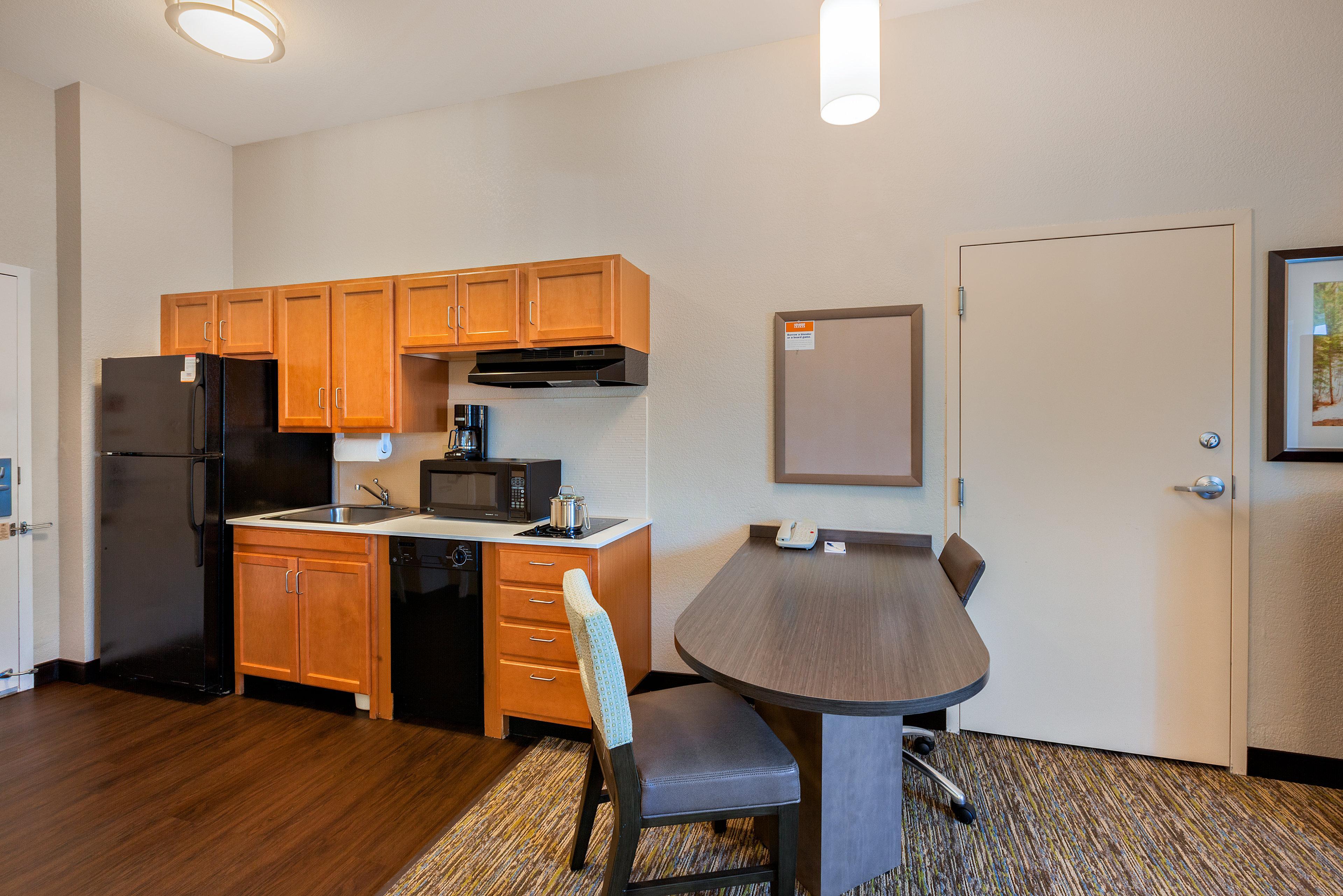 Candlewood Suites Medford By Ihg Exterior foto