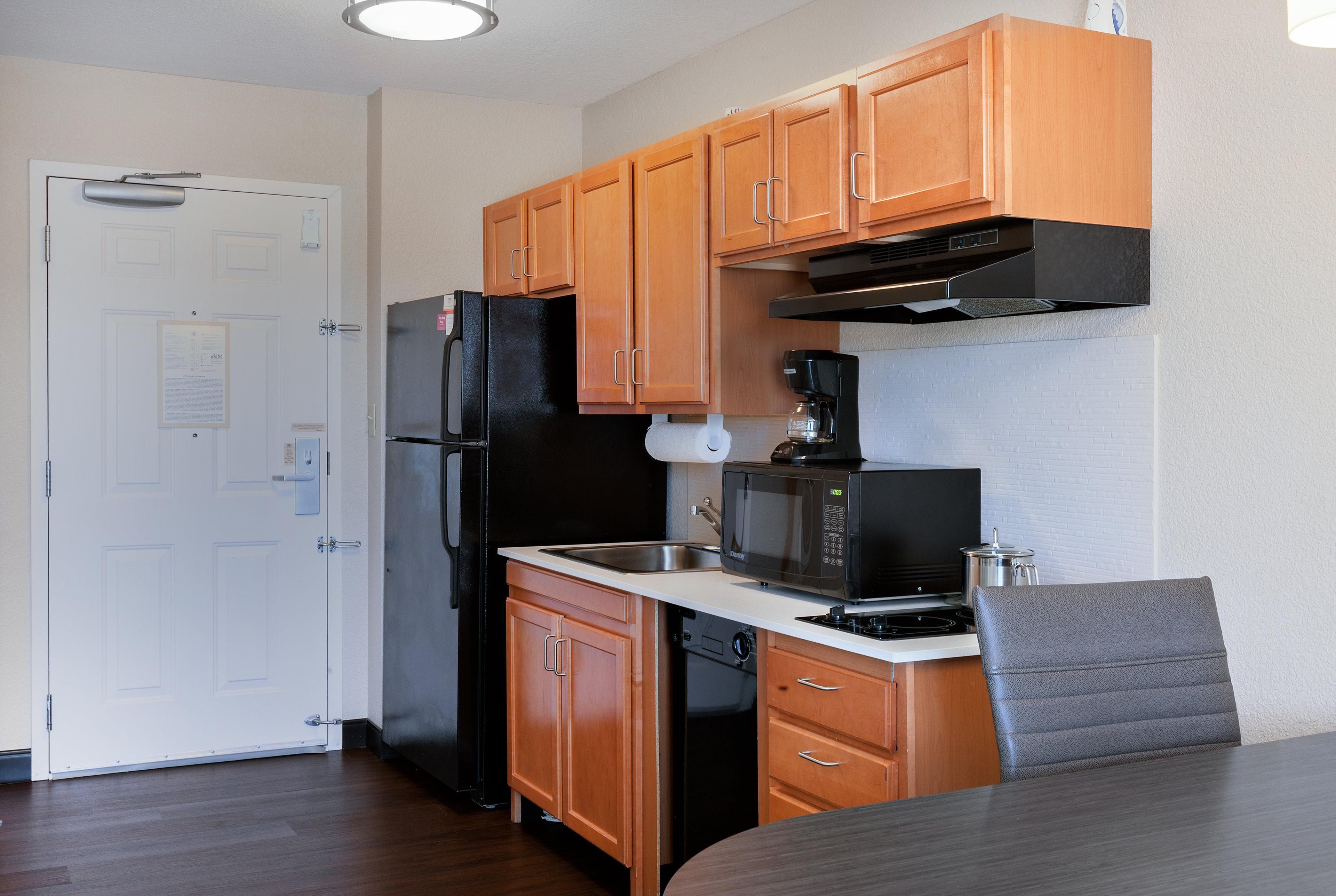 Candlewood Suites Medford By Ihg Exterior foto
