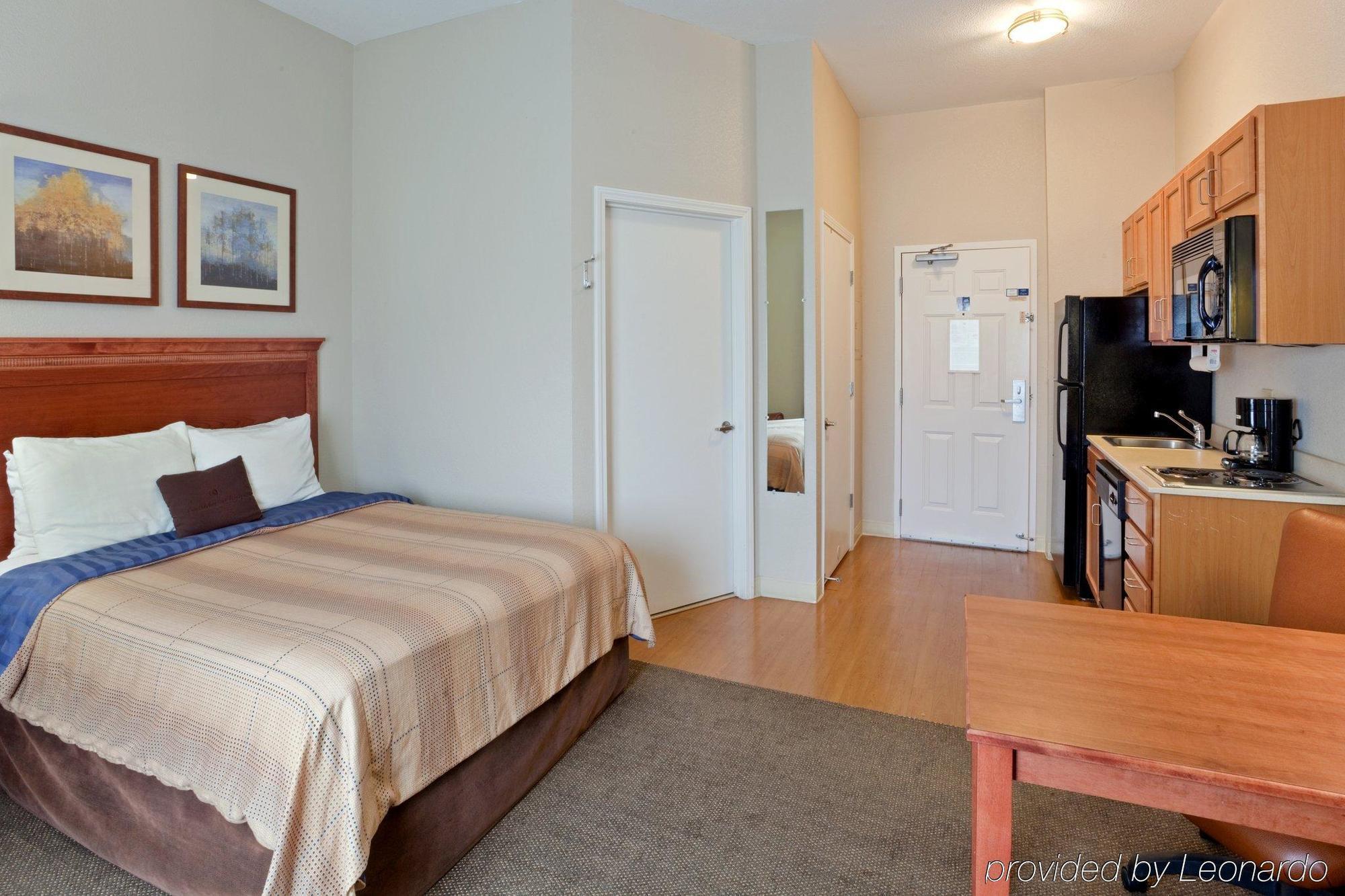 Candlewood Suites Medford By Ihg Exterior foto